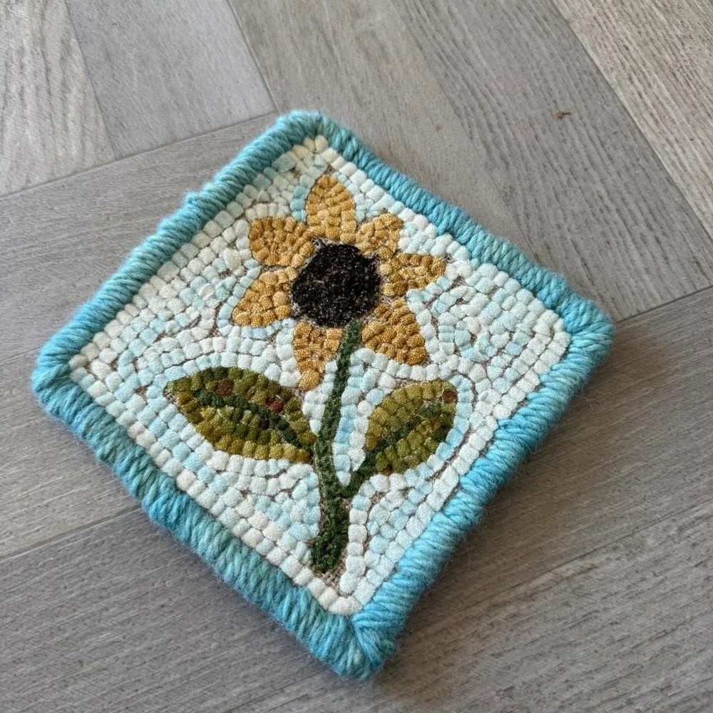 Handmade Wool Rug Hook Sunflower Mat 7x7 Square‎ Folk Art Floral Decor